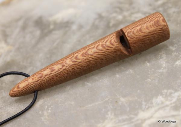 Hundepfeife Platane hell